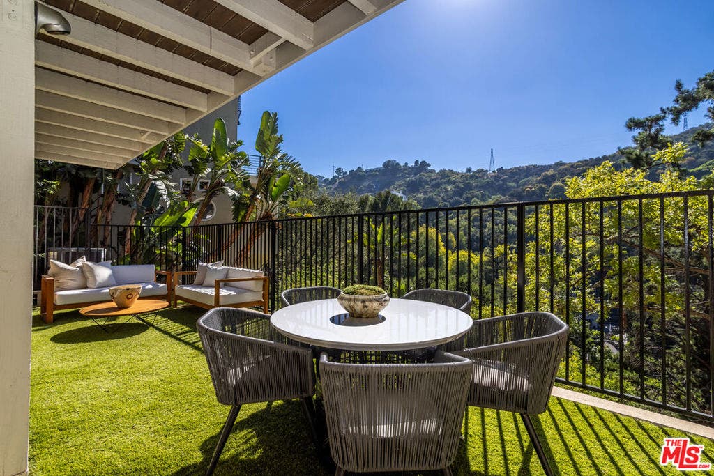 2201 Beech Knoll Road, Los Angeles, CA 90046 2201 Beech Knoll Road, Los Angeles, CA 90046