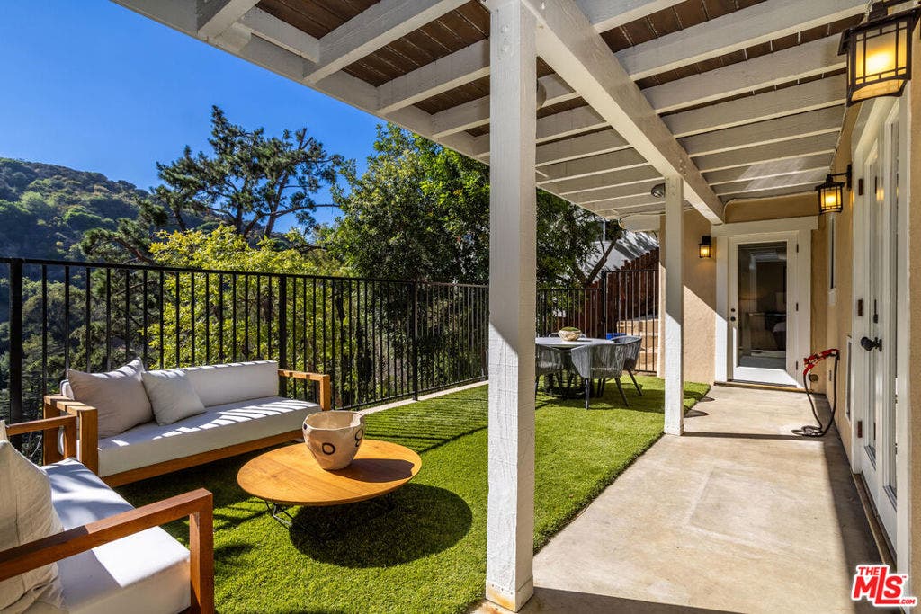 2201 Beech Knoll Road, Los Angeles, CA 90046 2201 Beech Knoll Road, Los Angeles, CA 90046
