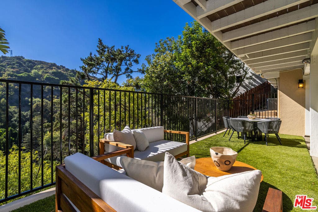 2201 Beech Knoll Road, Los Angeles, CA 90046 2201 Beech Knoll Road, Los Angeles, CA 90046
