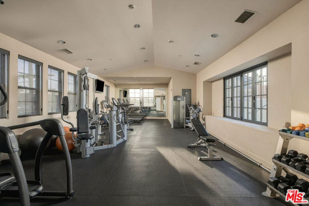 10639 Woodbridge Street, #101, North Hollywood, CA 91602 10639 Woodbridge Street, #101, North Hollywood, CA 91602
