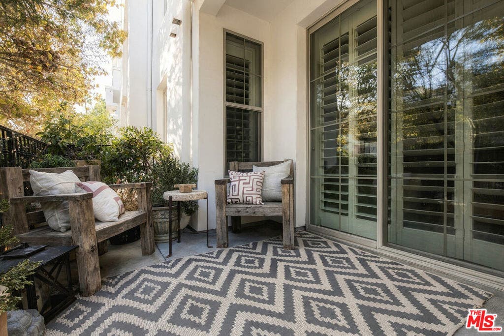 10639 Woodbridge Street, #101, North Hollywood, CA 91602 10639 Woodbridge Street, #101, North Hollywood, CA 91602