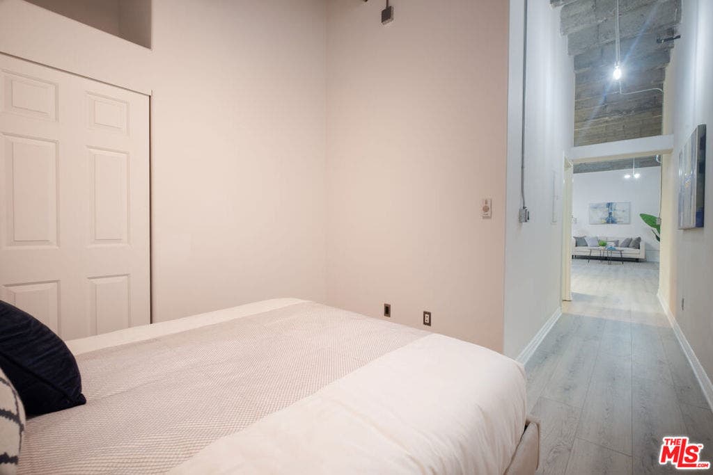 312 W 5th Street, #606, Los Angeles, CA 90013 312 W 5th Street, #606, Los Angeles, CA 90013