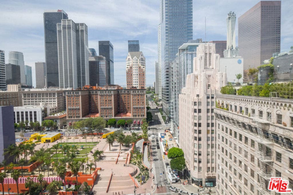312 W 5th Street, #606, Los Angeles, CA 90013 312 W 5th Street, #606, Los Angeles, CA 90013