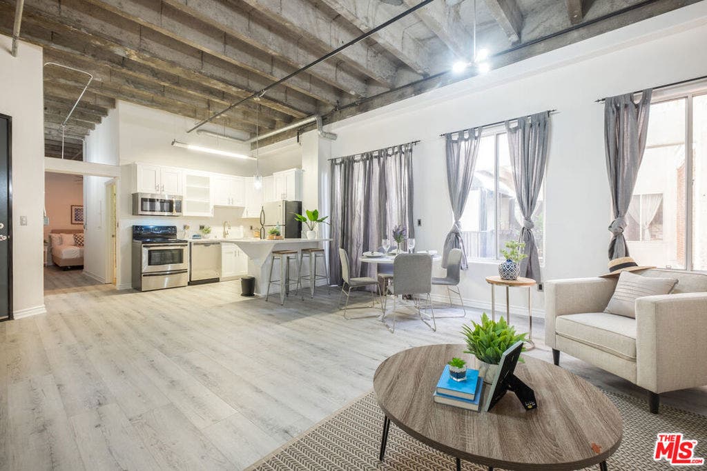 312 W 5th Street, #606, Los Angeles, CA 90013 312 W 5th Street, #606, Los Angeles, CA 90013