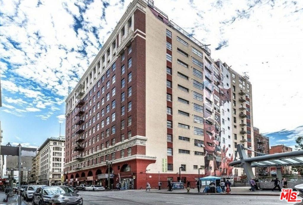 312 W 5th Street, #606, Los Angeles, CA 90013 312 W 5th Street, #606, Los Angeles, CA 90013
