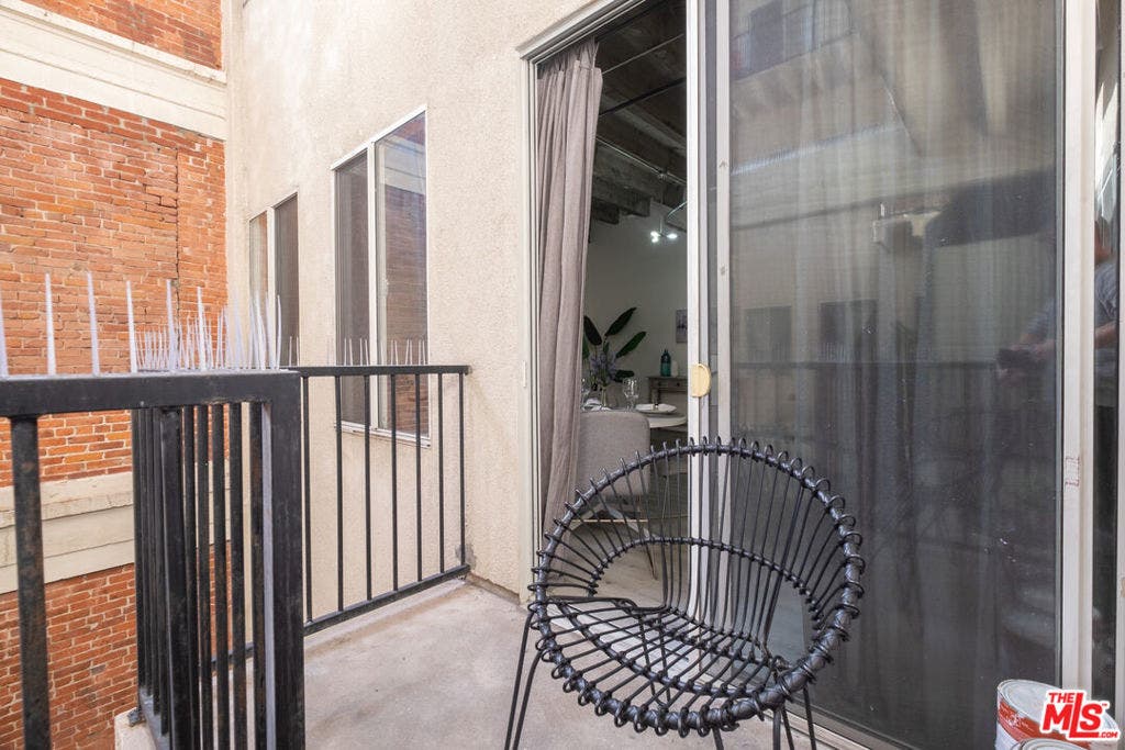 312 W 5th Street, #606, Los Angeles, CA 90013 312 W 5th Street, #606, Los Angeles, CA 90013