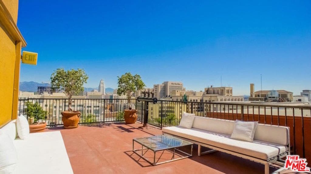 312 W 5th Street, #606, Los Angeles, CA 90013 312 W 5th Street, #606, Los Angeles, CA 90013