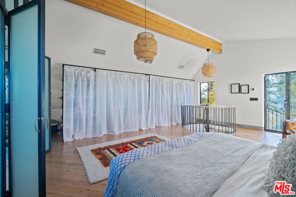 20784 Medley Lane, Topanga, CA 90290 20784 Medley Lane, Topanga, CA 90290