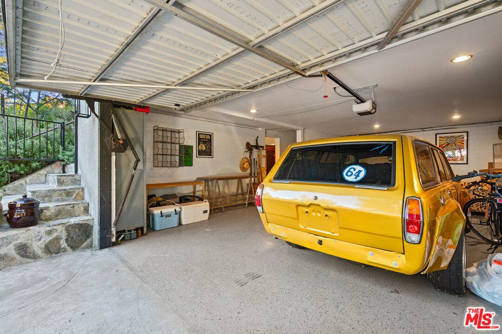 20784 Medley Lane, Topanga, CA 90290 20784 Medley Lane, Topanga, CA 90290