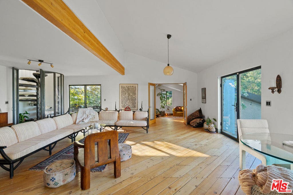 20784 Medley Lane, Topanga, CA 90290 20784 Medley Lane, Topanga, CA 90290