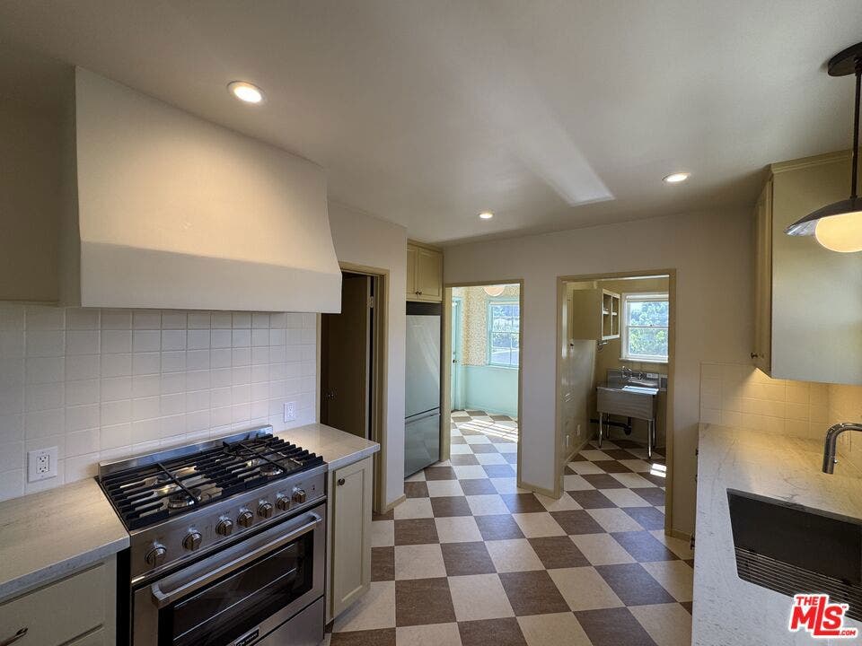 11188 Ophir Drive, Los Angeles, CA 90024 11188 Ophir Drive, Los Angeles, CA 90024