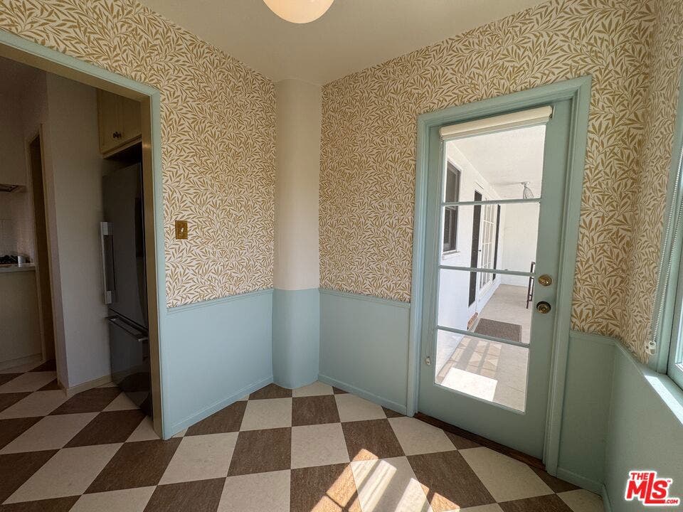 11188 Ophir Drive, Los Angeles, CA 90024 Breakfast Nook