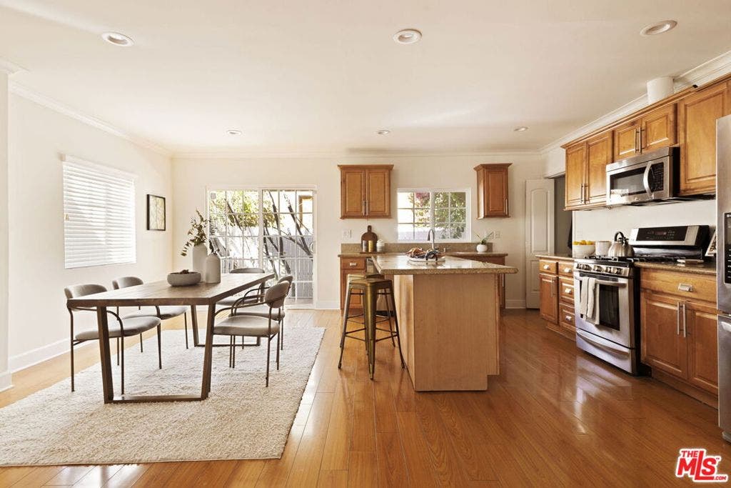 17827 Burbank Boulevard, Encino, CA 91316 17827 Burbank Boulevard, Encino, CA 91316