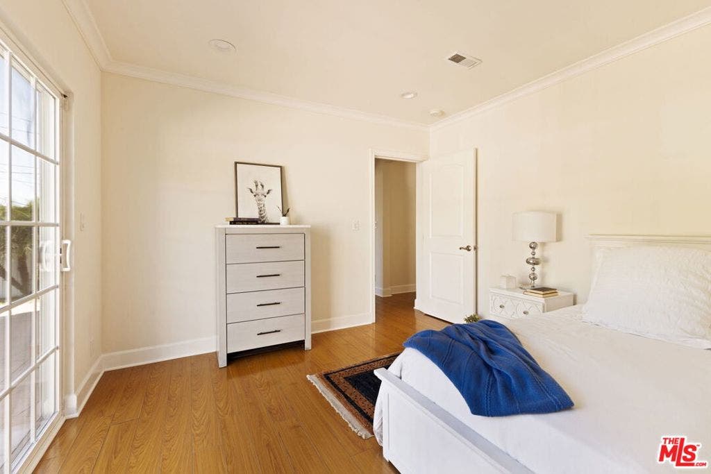 17827 Burbank Boulevard, Encino, CA 91316 17827 Burbank Boulevard, Encino, CA 91316