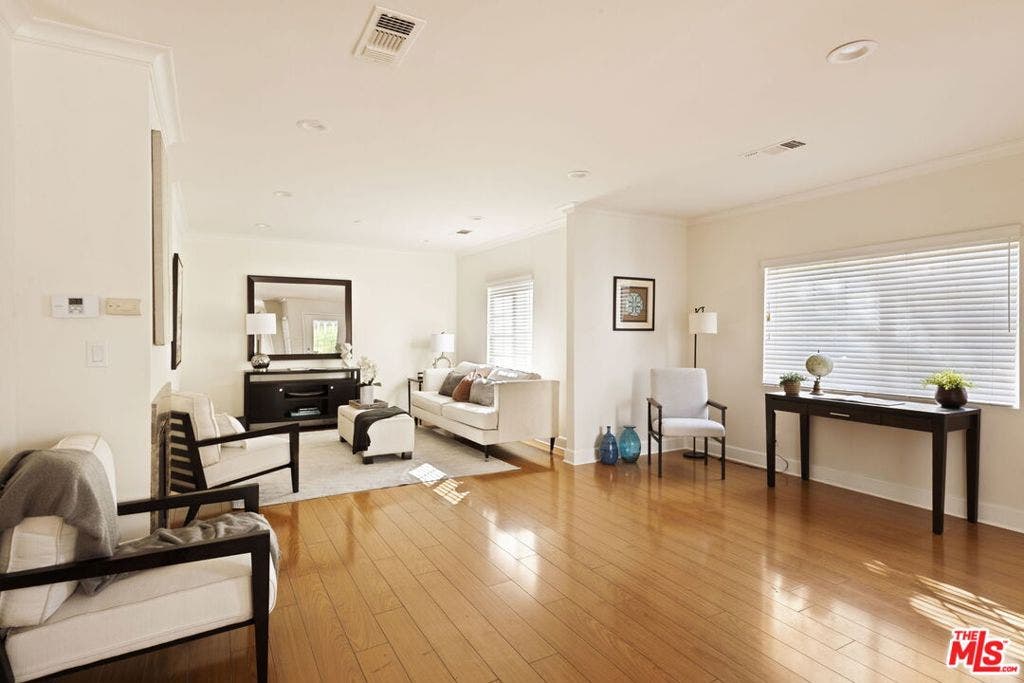 17827 Burbank Boulevard, Encino, CA 91316 17827 Burbank Boulevard, Encino, CA 91316