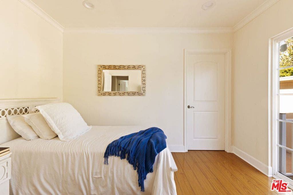17827 Burbank Boulevard, Encino, CA 91316 17827 Burbank Boulevard, Encino, CA 91316