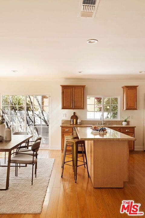 17827 Burbank Boulevard, Encino, CA 91316 17827 Burbank Boulevard, Encino, CA 91316