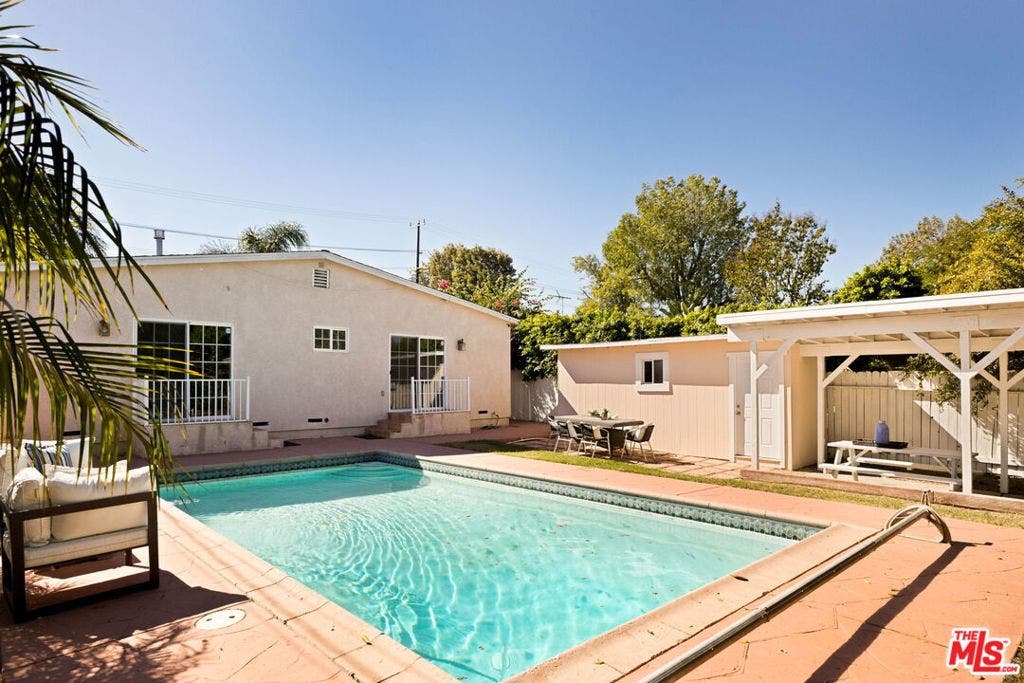17827 Burbank Boulevard, Encino, CA 91316 17827 Burbank Boulevard, Encino, CA 91316