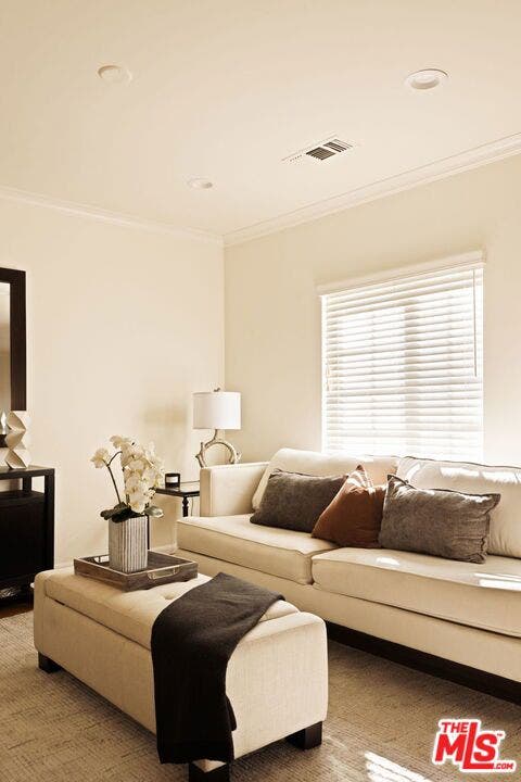 17827 Burbank Boulevard, Encino, CA 91316 17827 Burbank Boulevard, Encino, CA 91316