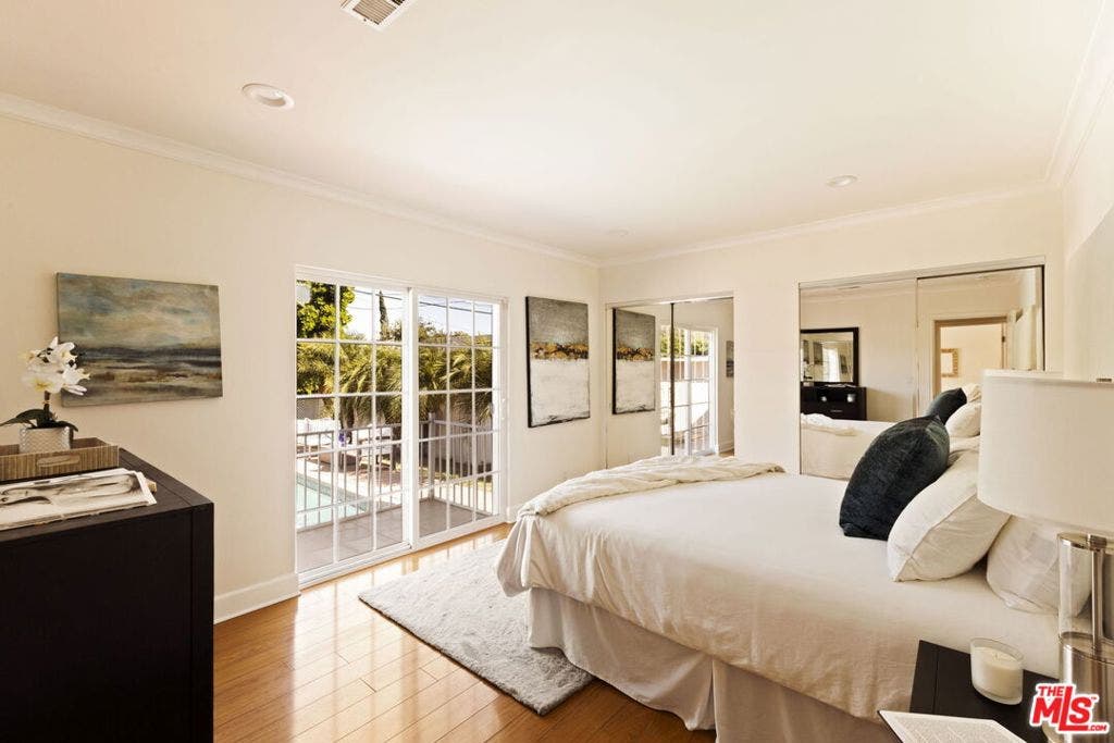 17827 Burbank Boulevard, Encino, CA 91316 17827 Burbank Boulevard, Encino, CA 91316