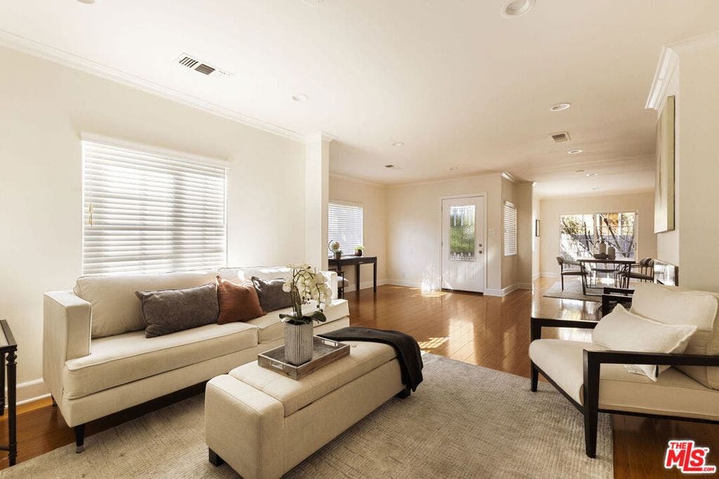 17827 Burbank Boulevard, Encino, CA 91316 17827 Burbank Boulevard, Encino, CA 91316