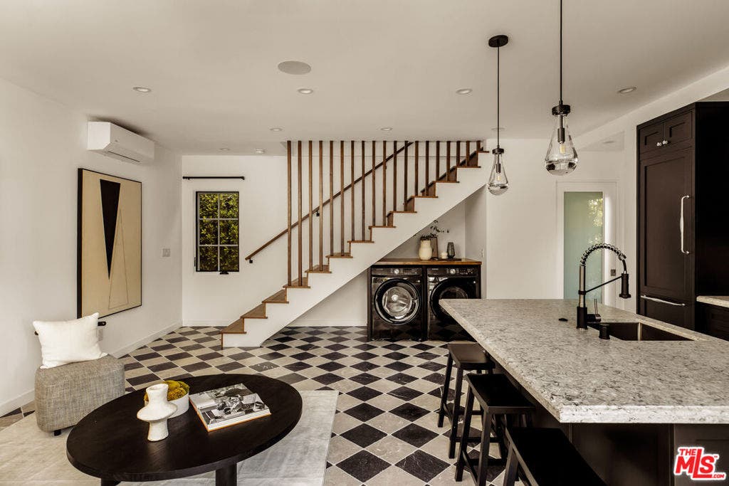 133 N La Jolla Avenue, Los Angeles, CA 90048 133 N La Jolla Avenue, Los Angeles, CA 90048