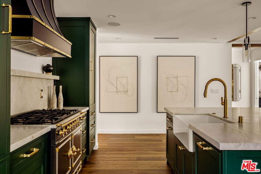 133 N La Jolla Avenue, Los Angeles, CA 90048 133 N La Jolla Avenue, Los Angeles, CA 90048