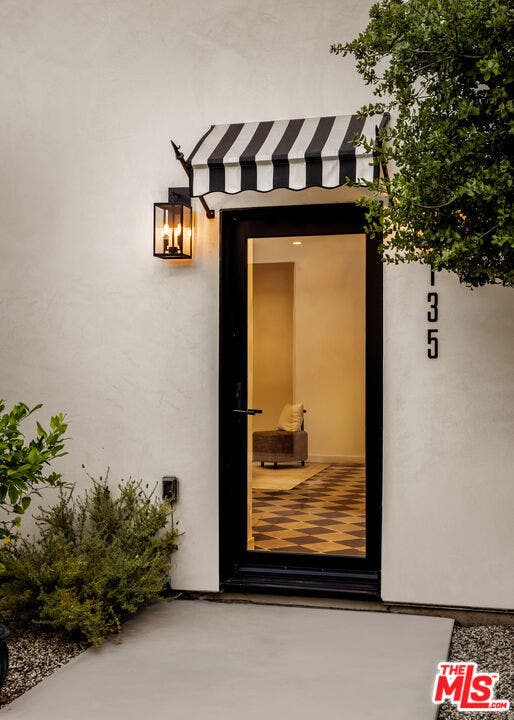133 N La Jolla Avenue, Los Angeles, CA 90048 133 N La Jolla Avenue, Los Angeles, CA 90048