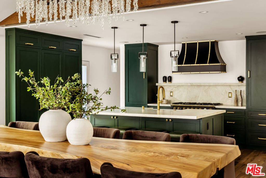 133 N La Jolla Avenue, Los Angeles, CA 90048 133 N La Jolla Avenue, Los Angeles, CA 90048