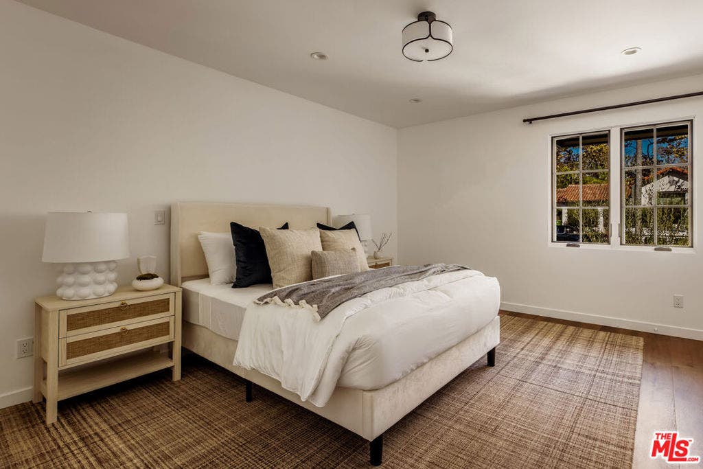 133 N La Jolla Avenue, Los Angeles, CA 90048 133 N La Jolla Avenue, Los Angeles, CA 90048