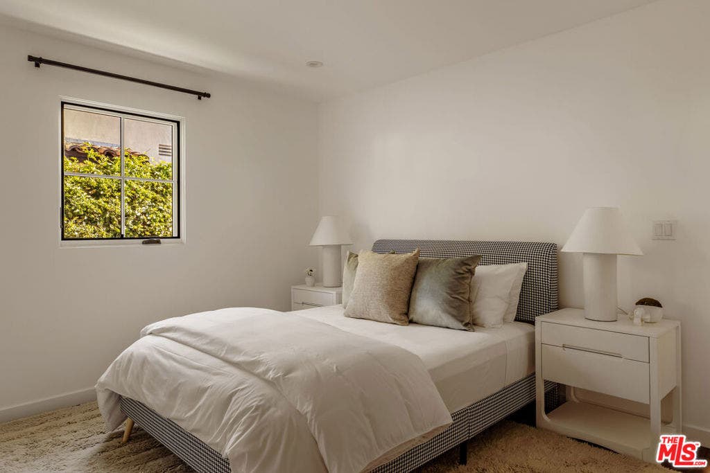 133 N La Jolla Avenue, Los Angeles, CA 90048 133 N La Jolla Avenue, Los Angeles, CA 90048
