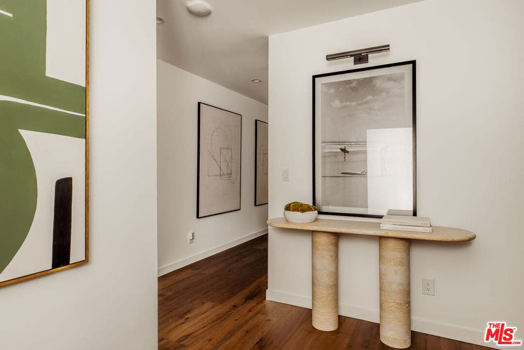 133 N La Jolla Avenue, Los Angeles, CA 90048 133 N La Jolla Avenue, Los Angeles, CA 90048