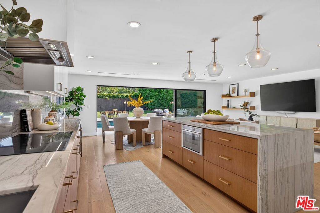 14348 Roblar Place, Sherman Oaks, CA 91423 14348 Roblar Place, Sherman Oaks, CA 91423