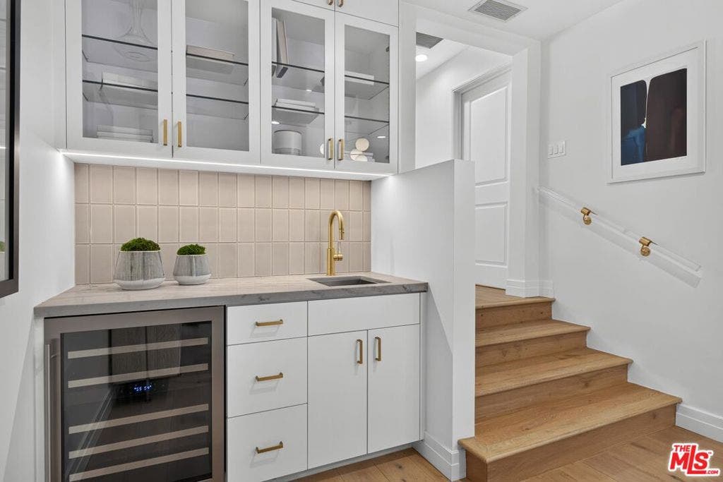 14348 Roblar Place, Sherman Oaks, CA 91423 14348 Roblar Place, Sherman Oaks, CA 91423