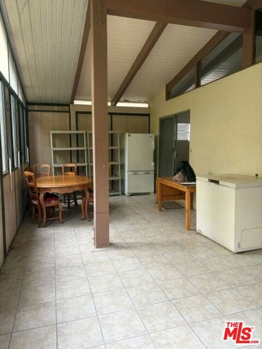 1630 Amherst Avenue, Los Angeles, CA 90025 1630 Amherst Avenue, Los Angeles, CA 90025