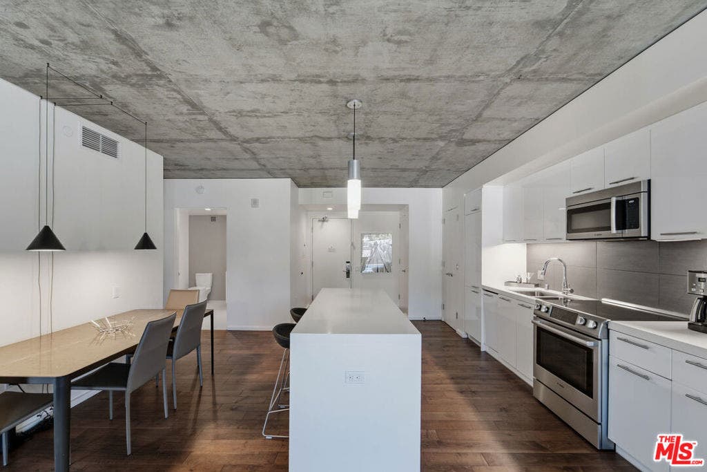 8500 W Sunset Boulevard, #708, West Hollywood, CA 90069 8500 W Sunset Boulevard, #708, West Hollywood, CA 90069