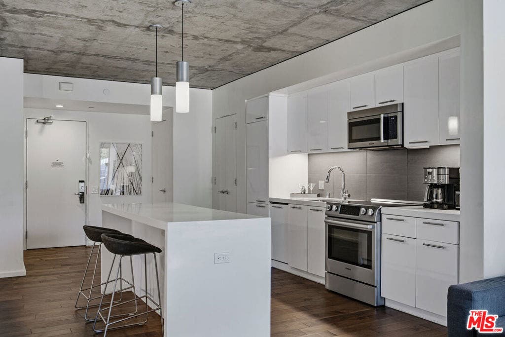8500 W Sunset Boulevard, #708, West Hollywood, CA 90069 8500 W Sunset Boulevard, #708, West Hollywood, CA 90069