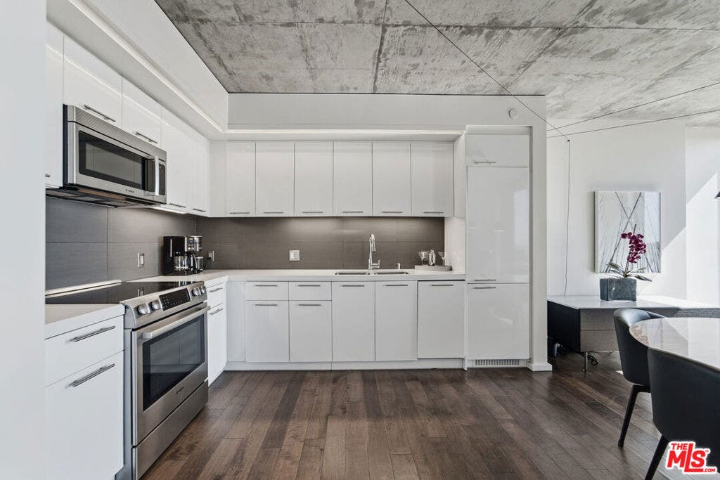 8500 W Sunset Boulevard, #713, West Hollywood, CA 90069 8500 W Sunset Boulevard, #713, West Hollywood, CA 90069