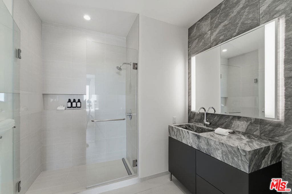 8500 W Sunset Boulevard, #713, West Hollywood, CA 90069 8500 W Sunset Boulevard, #713, West Hollywood, CA 90069