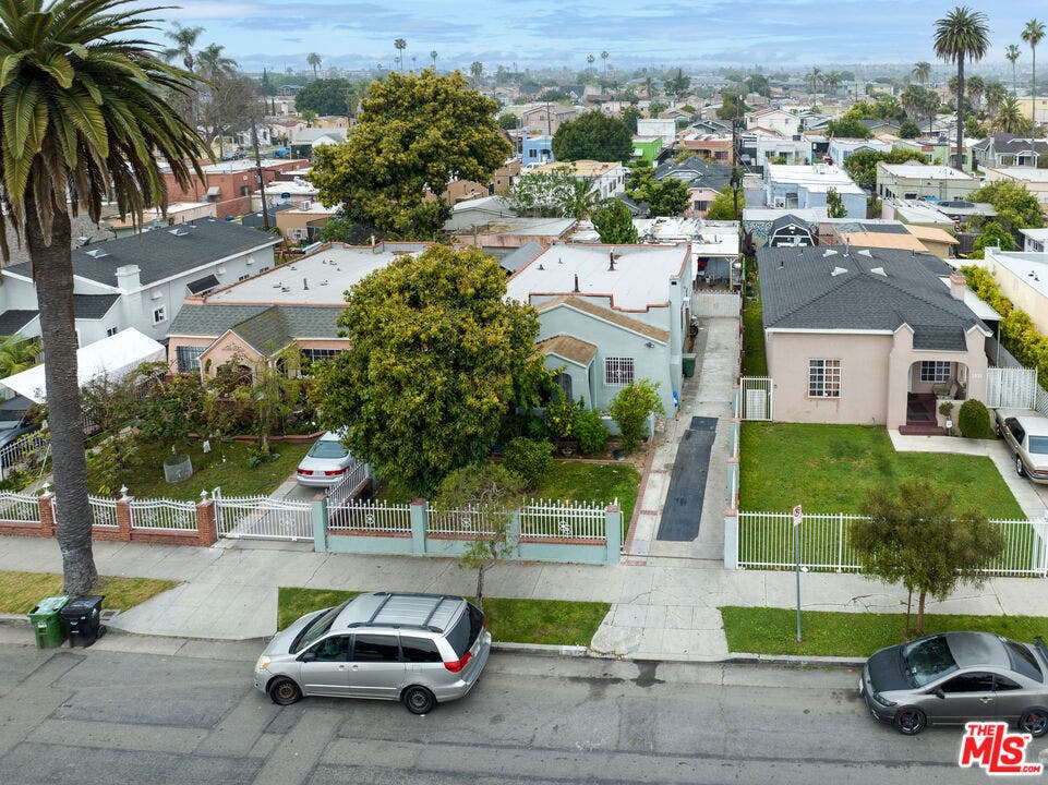 5837 4th Avenue, Los Angeles, CA 90043 5837 4th Avenue, Los Angeles, CA 90043