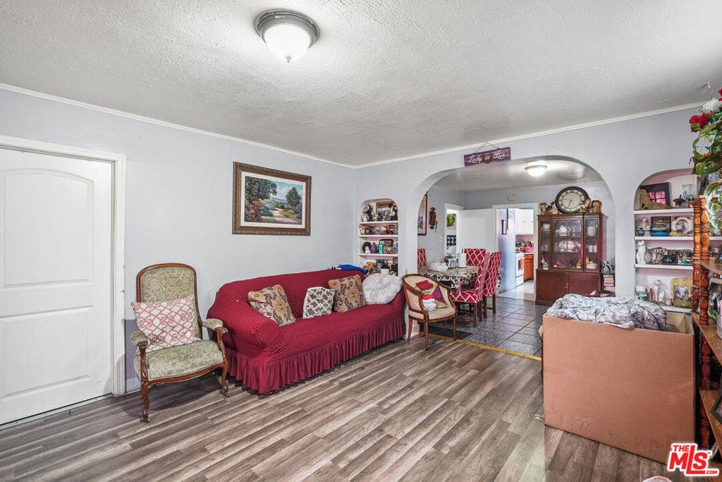 5837 4th Avenue, Los Angeles, CA 90043 5837 4th Avenue, Los Angeles, CA 90043