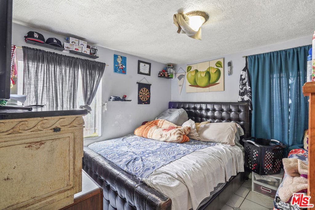 5837 4th Avenue, Los Angeles, CA 90043 5837 4th Avenue, Los Angeles, CA 90043