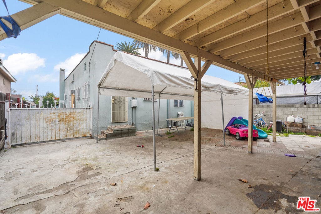 5837 4th Avenue, Los Angeles, CA 90043 5837 4th Avenue, Los Angeles, CA 90043