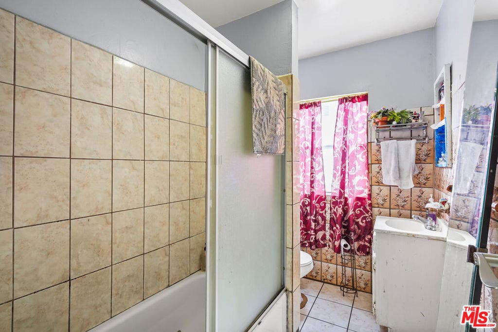 5837 4th Avenue, Los Angeles, CA 90043 5837 4th Avenue, Los Angeles, CA 90043