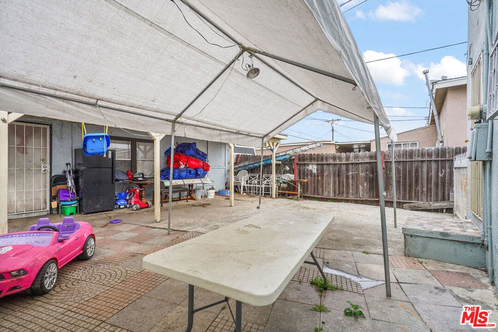 5837 4th Avenue, Los Angeles, CA 90043 5837 4th Avenue, Los Angeles, CA 90043