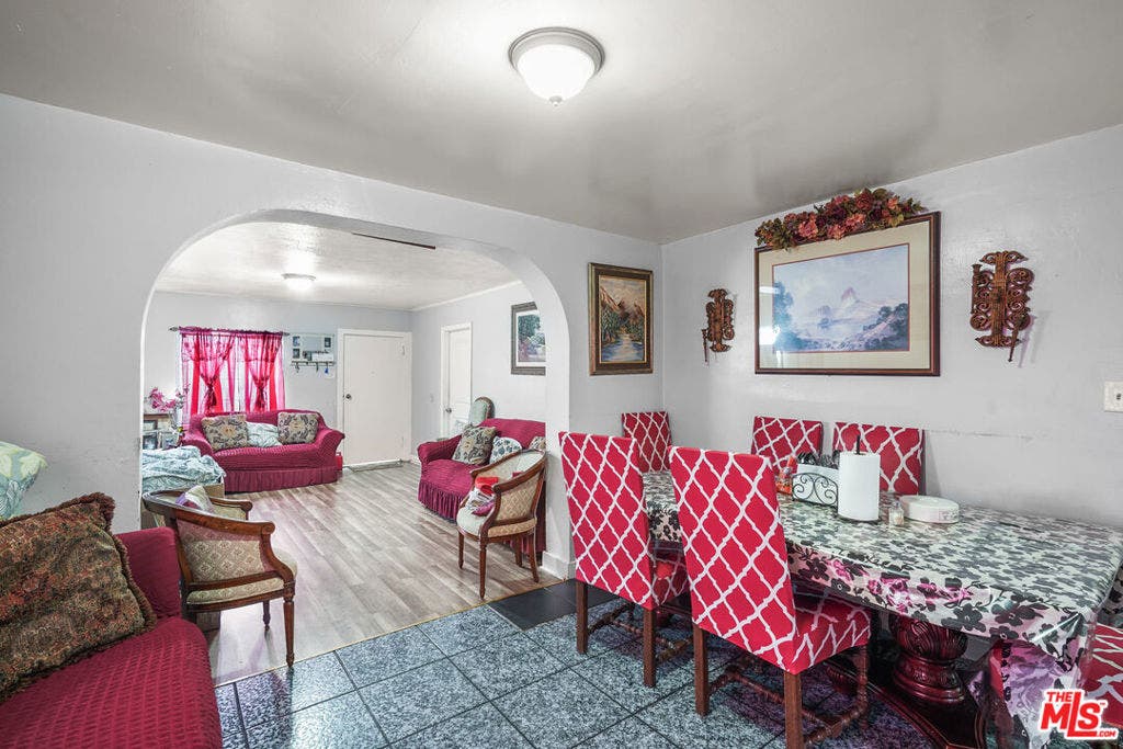 5837 4th Avenue, Los Angeles, CA 90043 5837 4th Avenue, Los Angeles, CA 90043