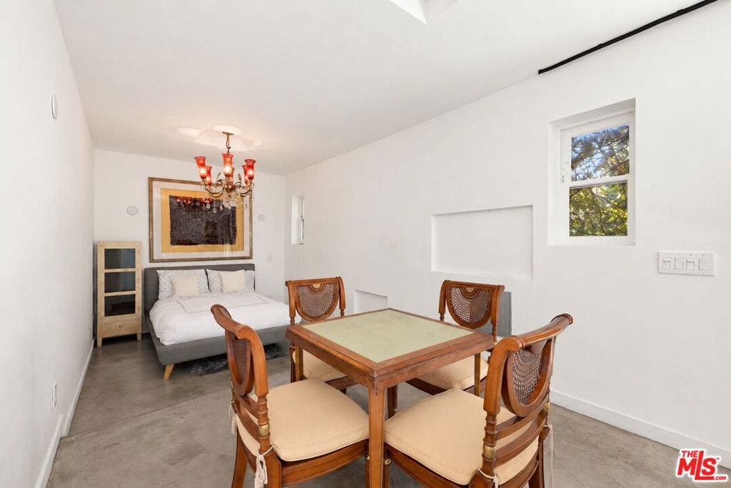 8941 Rosewood Avenue, Los Angeles, CA 90048