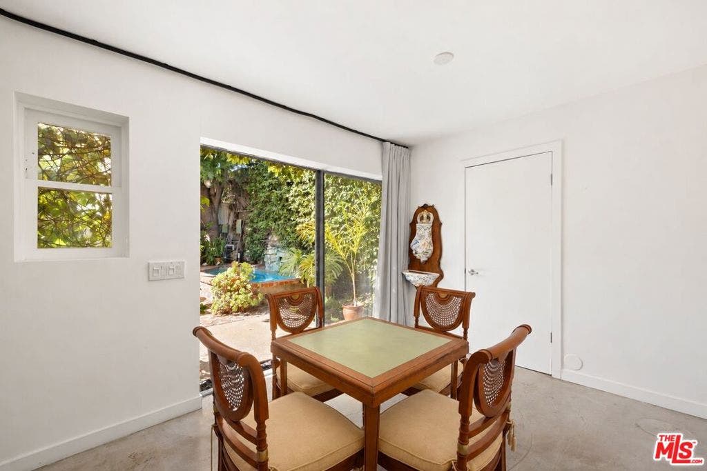 8941 Rosewood Avenue, Los Angeles, CA 90048