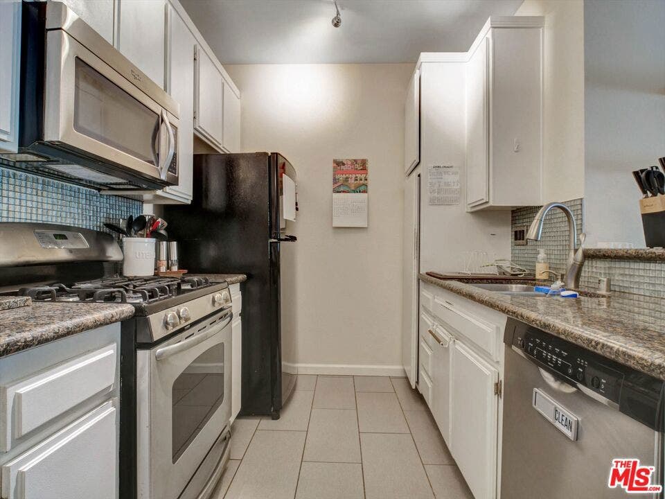 110 Maegan Place, #2, Thousand Oaks, CA 91362 110 Maegan Place, #2, Thousand Oaks, CA 91362