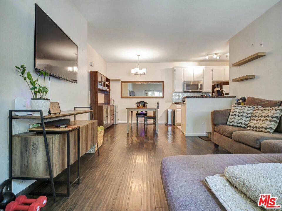 110 Maegan Place, #2, Thousand Oaks, CA 91362 110 Maegan Place, #2, Thousand Oaks, CA 91362